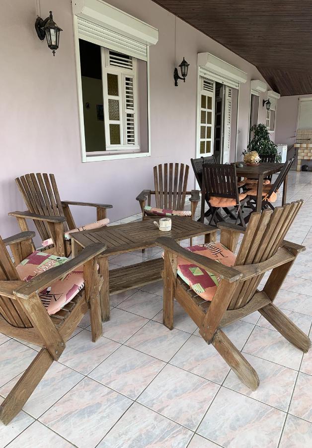 Hebergement Mouchas F4 - Dans Villa Les Polycias Sainte-Luce Exterior foto